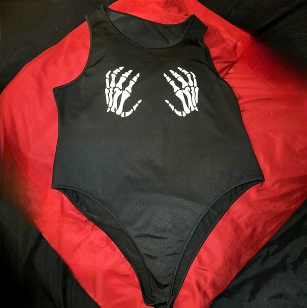 Shein blk skeleton hands holding chest graphic high cut bikini bodysuit 16 NWT